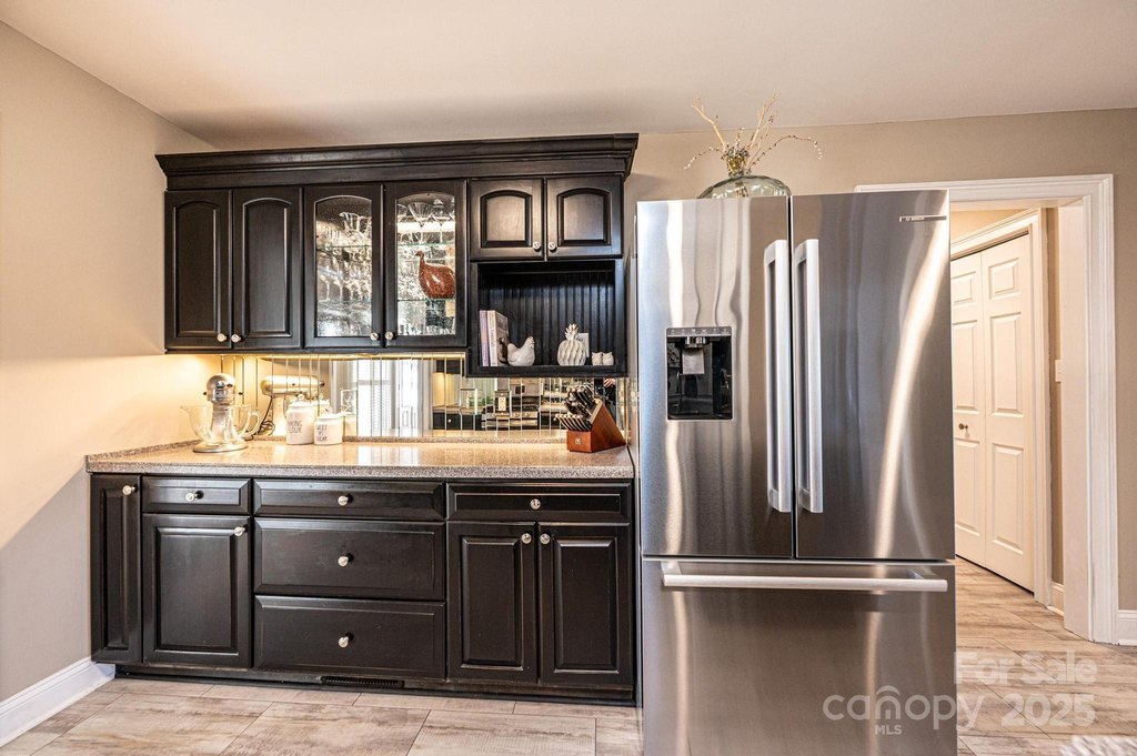 Hickory, North Carolina, 28601, United States, 3 Bedrooms Bedrooms, ,2 BathroomsBathrooms,Residential,Forsale,2014455