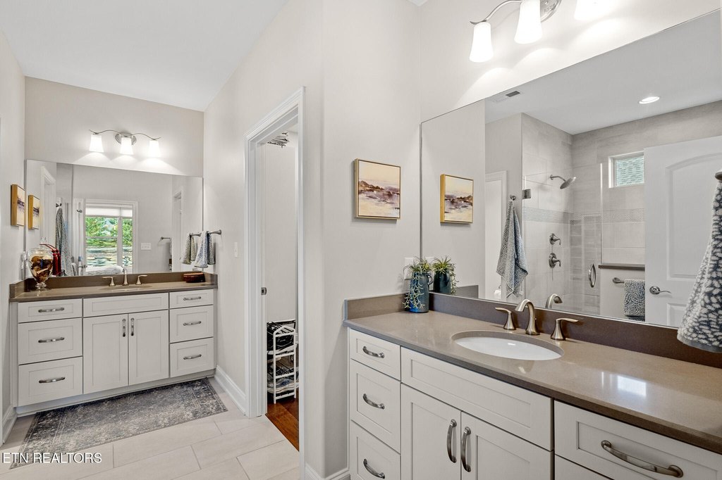 Loudon, Tennessee, 37774, United States, 3 Bedrooms Bedrooms, ,2.5 BathroomsBathrooms,Residential,Forsale,2012690