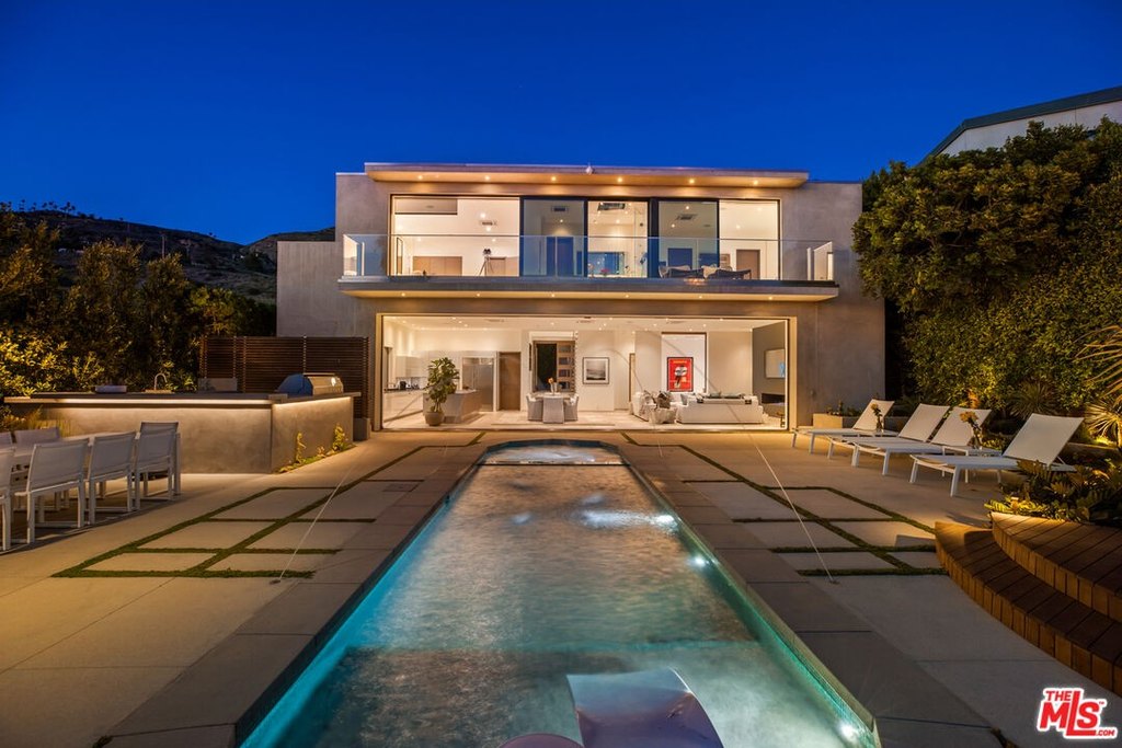 MALIBU, California, 90265, United States, 3 Bedrooms Bedrooms, ,4 BathroomsBathrooms,Residential,Forsale,2001429