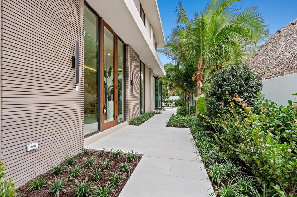 Delray Beach, Florida, 33483, United States, 3 Bedrooms Bedrooms, ,3.5 BathroomsBathrooms,Residential,Forsale,2010636