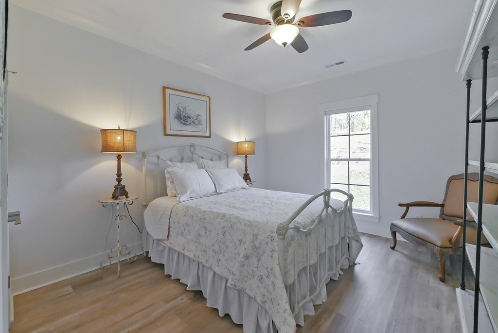 Harrison, Tennessee, 37341, United States, 2 Bedrooms Bedrooms, ,2 BathroomsBathrooms,Residential,Forsale,2011263