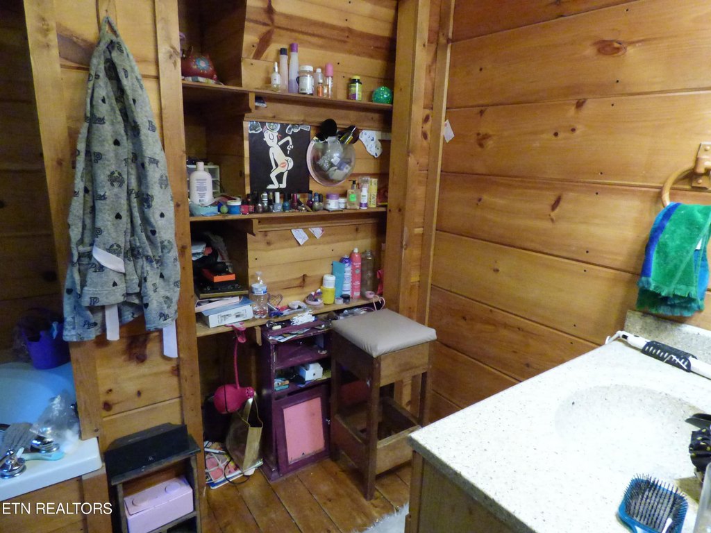 Crossville, Tennessee, 38571, United States, 4 Bedrooms Bedrooms, ,5.5 BathroomsBathrooms,Residential,Forsale,1907867