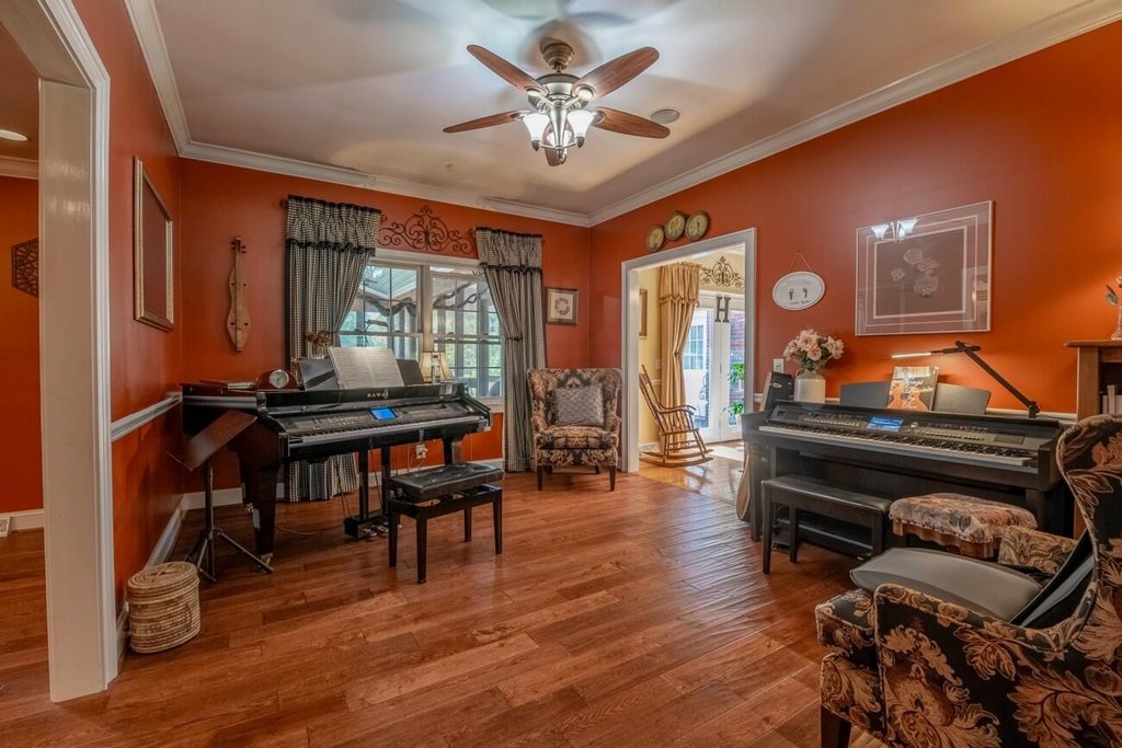 Calhoun, Georgia, 30701, United States, 5 Bedrooms Bedrooms, ,4.5 BathroomsBathrooms,Residential,Forsale,2004688