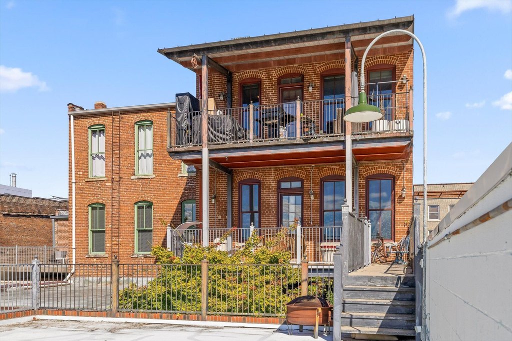 Chattanooga, Tennessee, 37402, United States, 4 Bedrooms Bedrooms, ,4.5 BathroomsBathrooms,Residential,Forsale,2011235