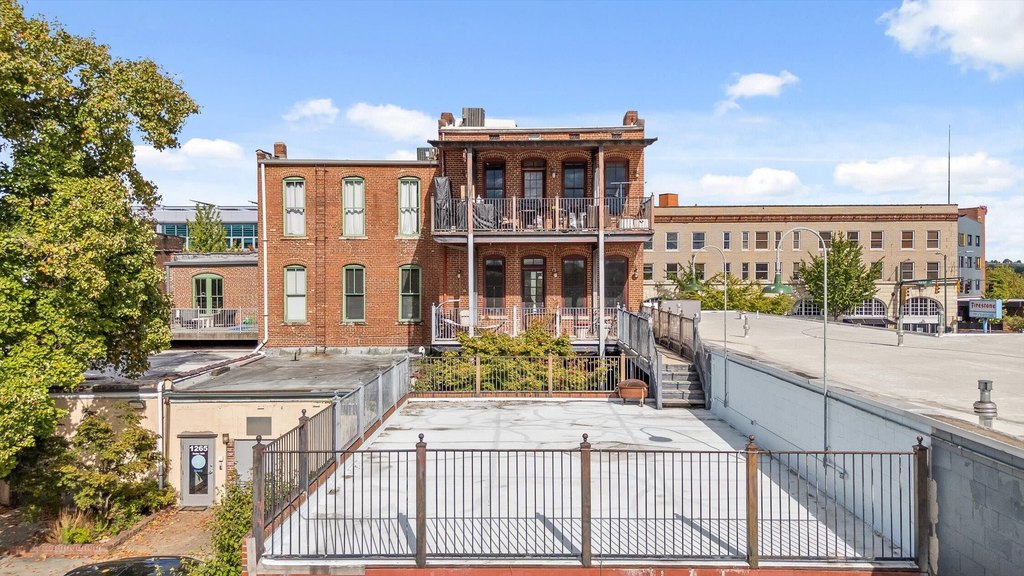 Chattanooga, Tennessee, 37402, United States, 4 Bedrooms Bedrooms, ,4.5 BathroomsBathrooms,Residential,Forsale,2011235