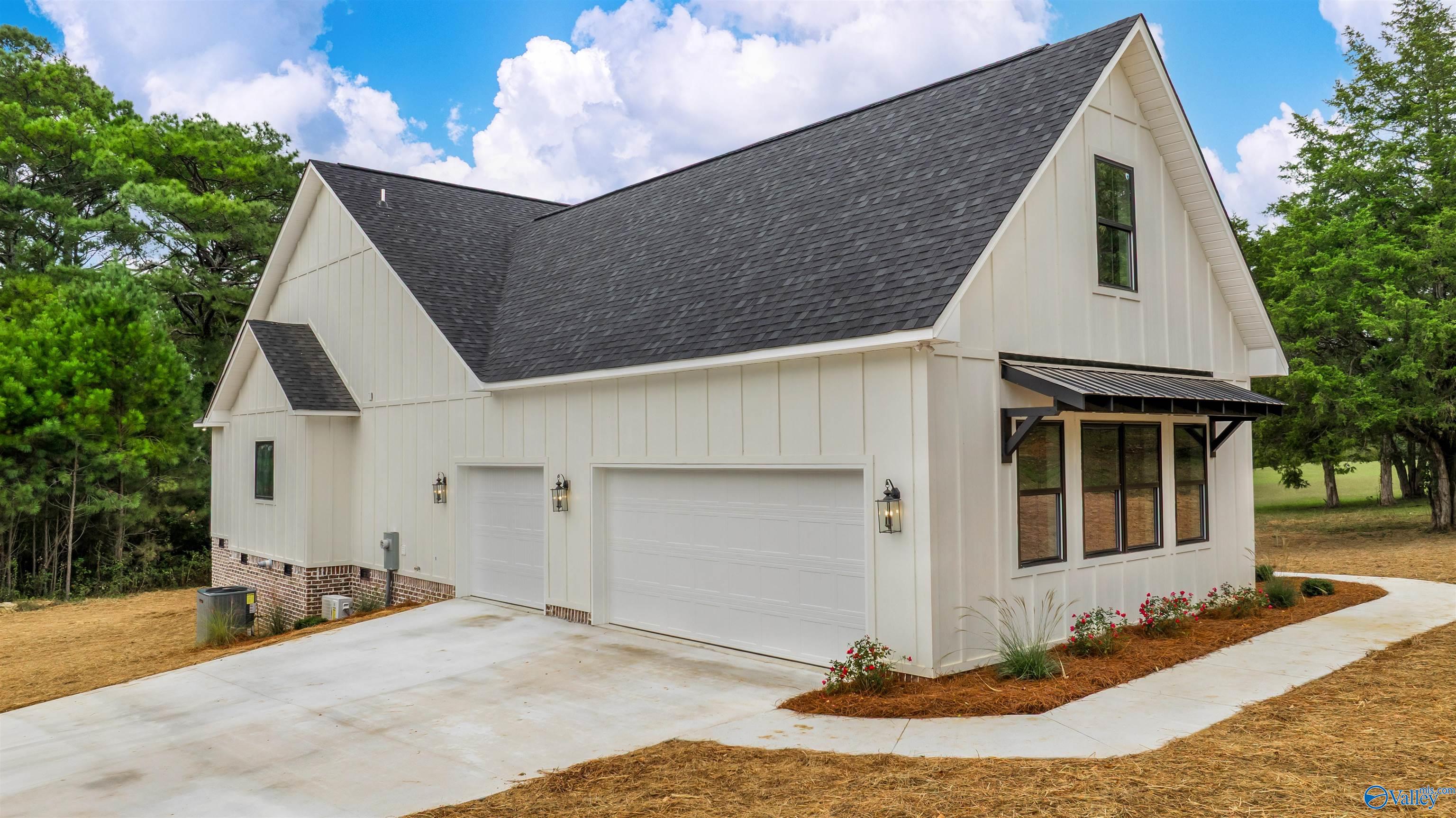 Fort Payne, Alabama, 35967, United States, 4 Bedrooms Bedrooms, ,3.5 BathroomsBathrooms,Residential,Forsale,2007685