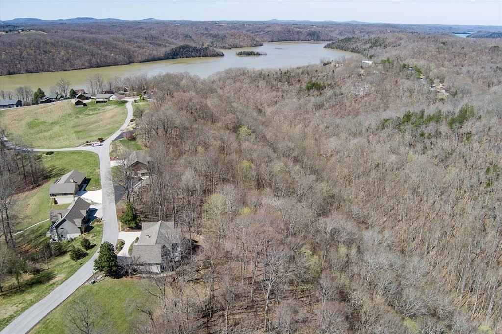 Byrdstown, Tennessee, 38549, United States, 3 Bedrooms Bedrooms, ,3 BathroomsBathrooms,Residential,Forsale,1967348