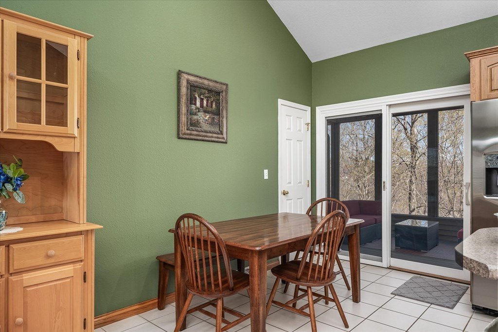 Byrdstown, Tennessee, 38549, United States, 3 Bedrooms Bedrooms, ,3 BathroomsBathrooms,Residential,Forsale,1967348