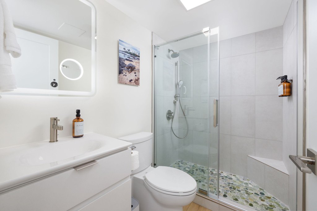 Kailua-Kona, Hawaii, 96740, United States, 1 Bedroom Bedrooms, ,2 BathroomsBathrooms,Residential,Forsale,2004417