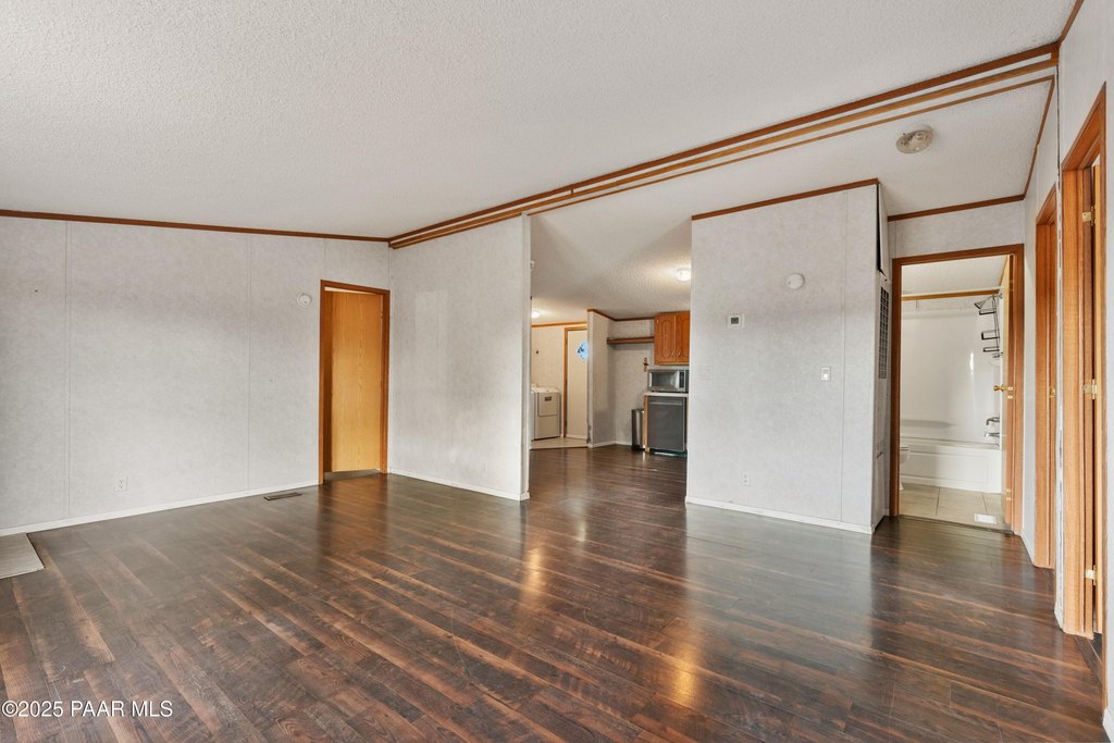 Chino Valley, Arizona, 86323, United States, 3 Bedrooms Bedrooms, ,2 BathroomsBathrooms,Residential,Forsale,1994054