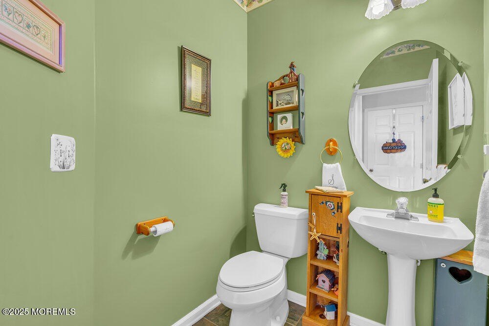 Howell, New Jersey, 07731, United States, 5 Bedrooms Bedrooms, ,3.5 BathroomsBathrooms,Residential,Forsale,1984548