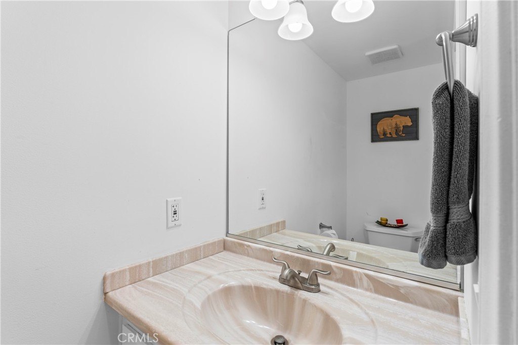 Lake Arrowhead, California, 92352, United States, 4 Bedrooms Bedrooms, ,2.5 BathroomsBathrooms,Residential,Forsale,1971038