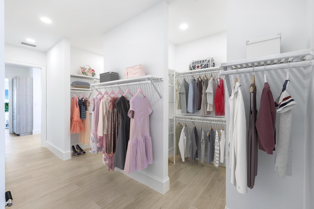 Marco Island, Florida, 34145, United States, 5 Bedrooms Bedrooms, ,3.5 BathroomsBathrooms,Residential,Forsale,2004775