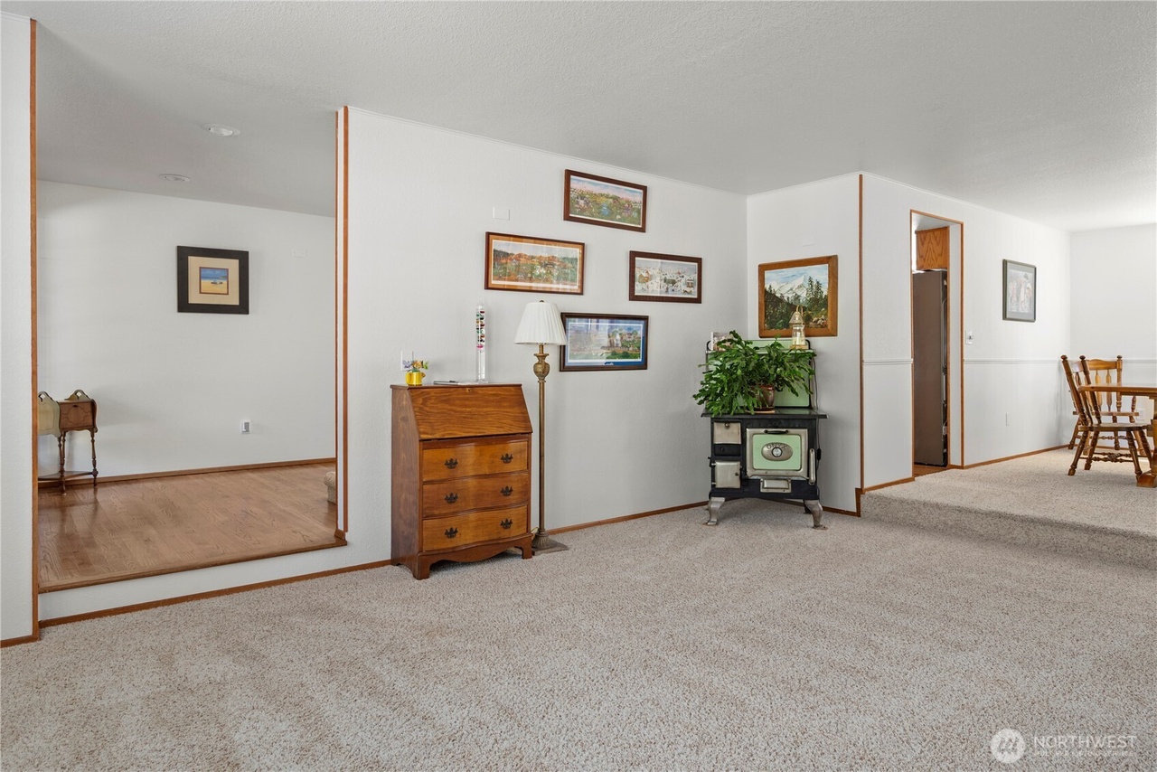 Oak Harbor, Washington, 98277, United States, 4 Bedrooms Bedrooms, ,2 BathroomsBathrooms,Residential,Forsale,1965888