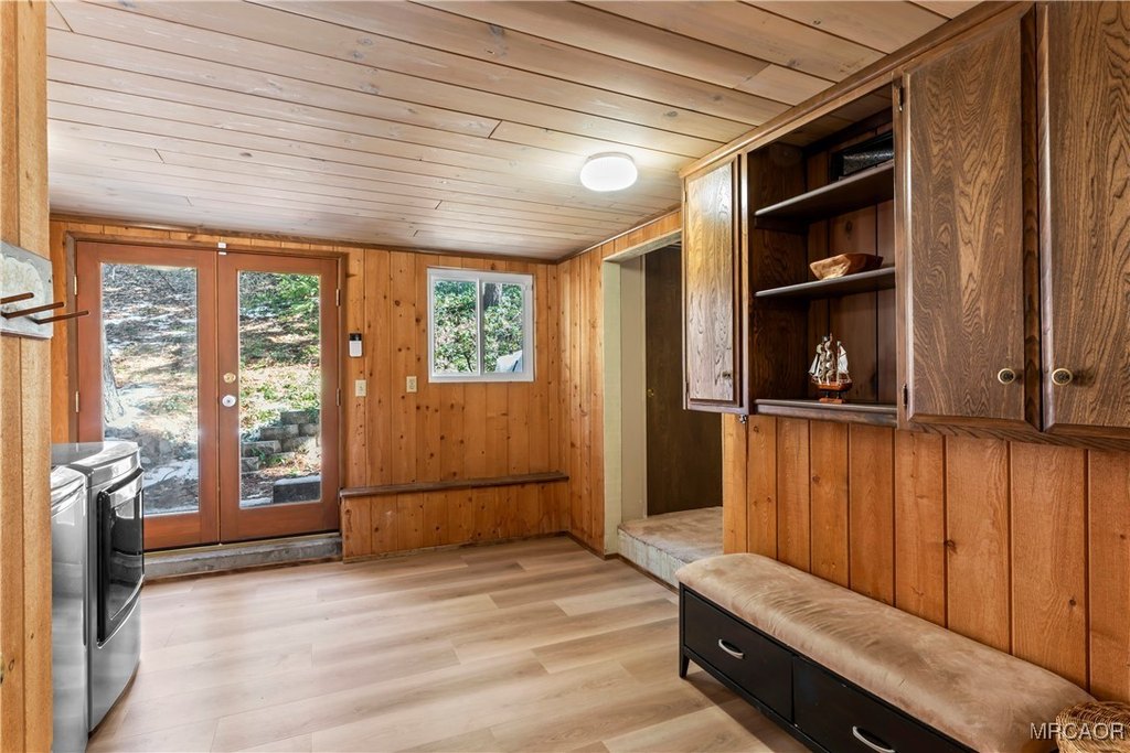 Lake Arrowhead, California, 92352, United States, 3 Bedrooms Bedrooms, ,2.5 BathroomsBathrooms,Residential,Forsale,2004859