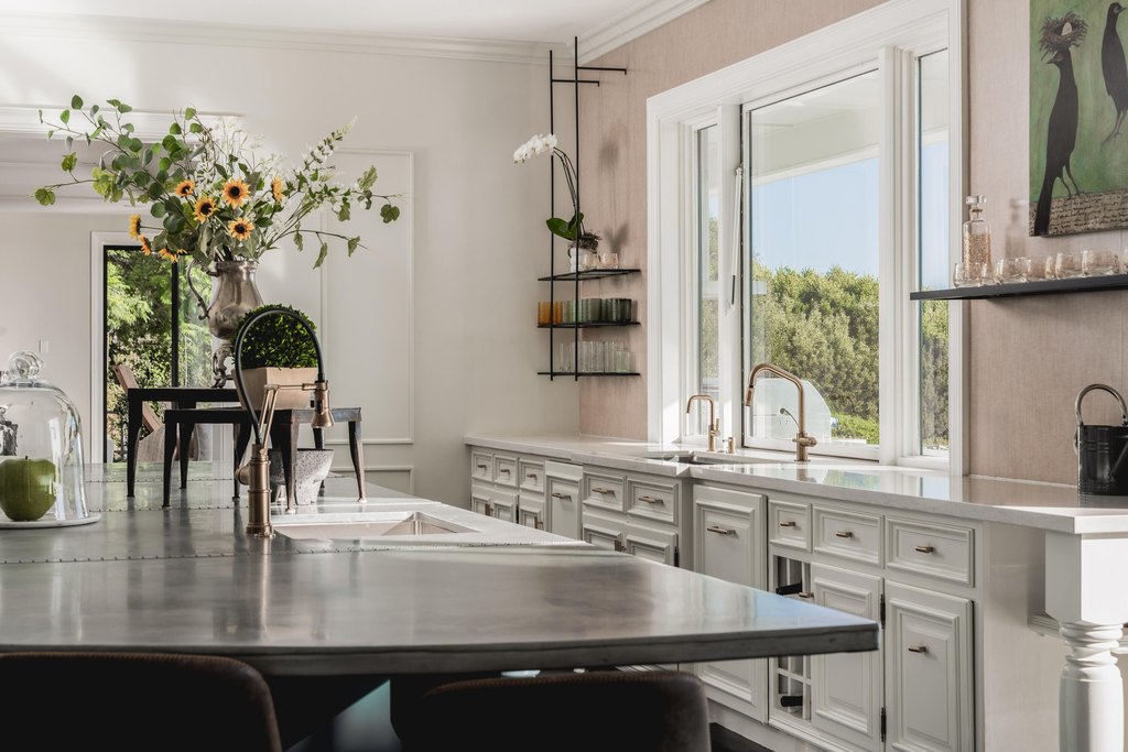 SANTA BARBARA, California, 93110, United States, 6 Bedrooms Bedrooms, ,7.5 BathroomsBathrooms,Residential,Forsale,1985950