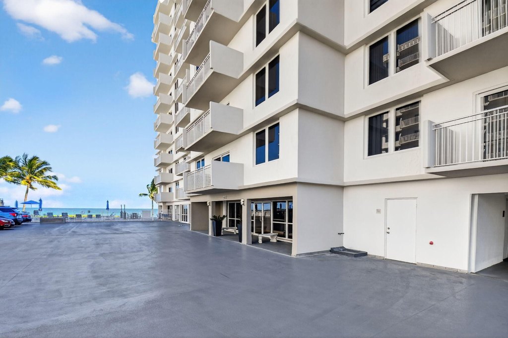 Highland Beach, Florida, 33487, United States, 2 Bedrooms Bedrooms, ,2 BathroomsBathrooms,Residential,Forsale,1969909