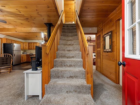 Eagle Bay, New York, 13331, United States, 3 Bedrooms Bedrooms, ,2 BathroomsBathrooms,Residential,Forsale,1969693