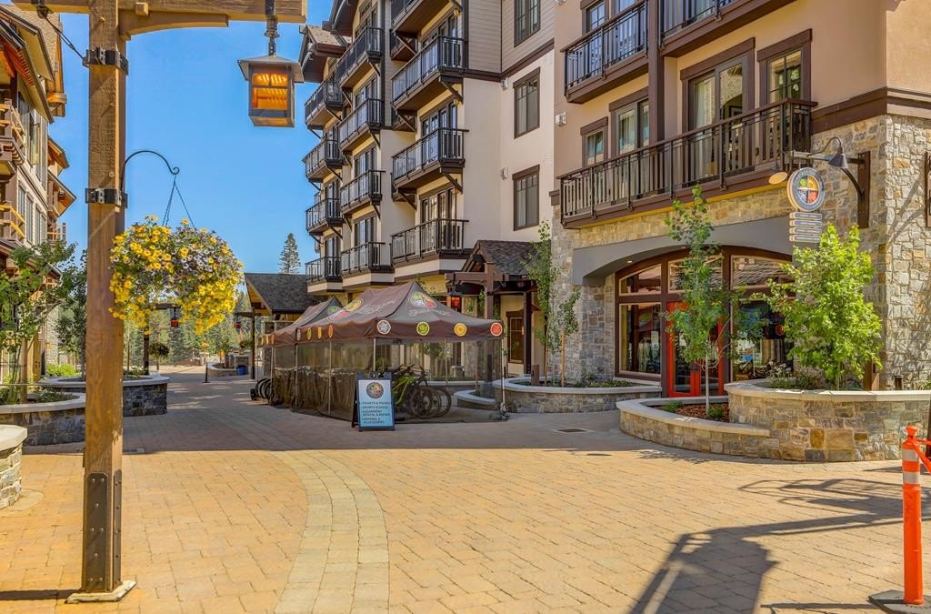 Donnelly, Idaho, 83615, United States, 2 Bedrooms Bedrooms, ,3 BathroomsBathrooms,Residential,Forsale,1996714