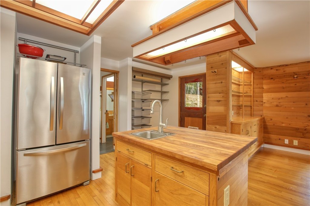 Cambria, California, 93428, United States, 3 Bedrooms Bedrooms, ,2.5 BathroomsBathrooms,Residential,Forsale,2009039