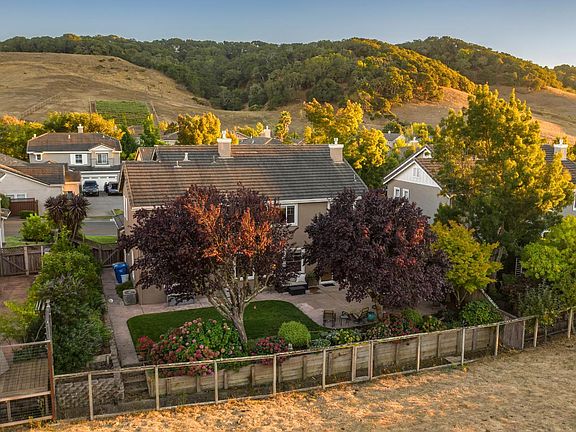 Petaluma, California, 94952, United States, 4 Bedrooms Bedrooms, ,3 BathroomsBathrooms,Residential,Forsale,1985922