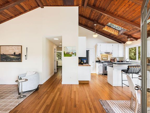 Healdsburg, California, 95448, United States, 3 Bedrooms Bedrooms, ,2 BathroomsBathrooms,Residential,Forsale,1985931