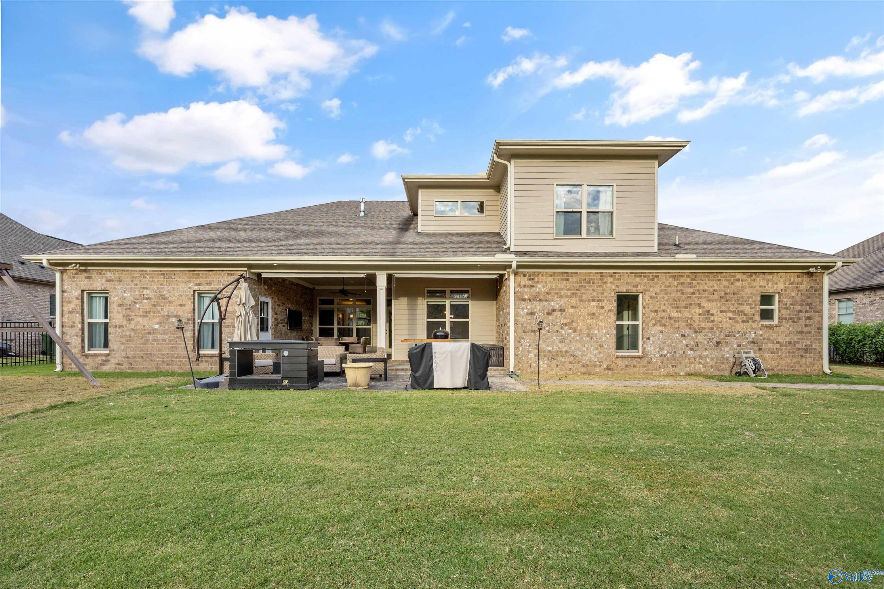 Gurley, Alabama, 35748, United States, 5 Bedrooms Bedrooms, ,4.5 BathroomsBathrooms,Residential,Forsale,2007711