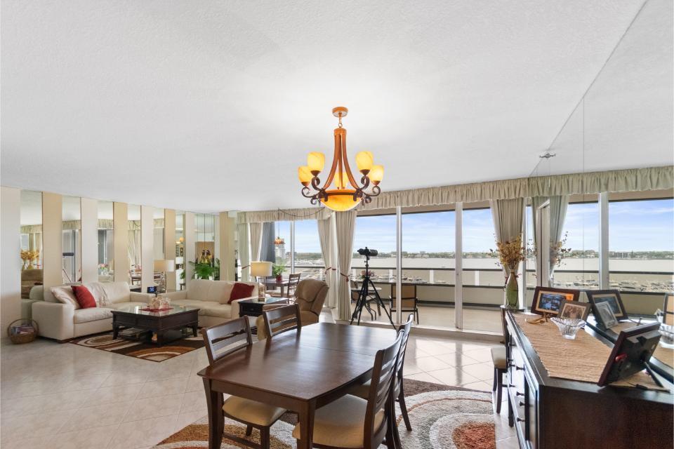 North Palm Beach, Florida, 33408, United States, 2 Bedrooms Bedrooms, ,2 BathroomsBathrooms,Residential,Forsale,1969933