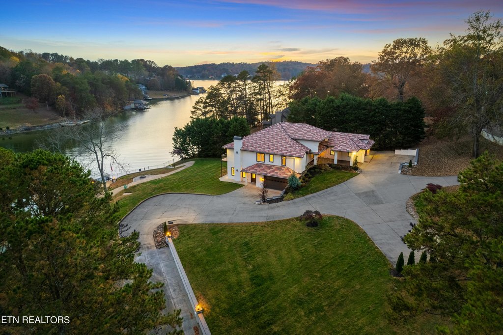 Friendsville, Tennessee, 37737, United States, 3 Bedrooms Bedrooms, ,5.5 BathroomsBathrooms,Residential,Forsale,1893721