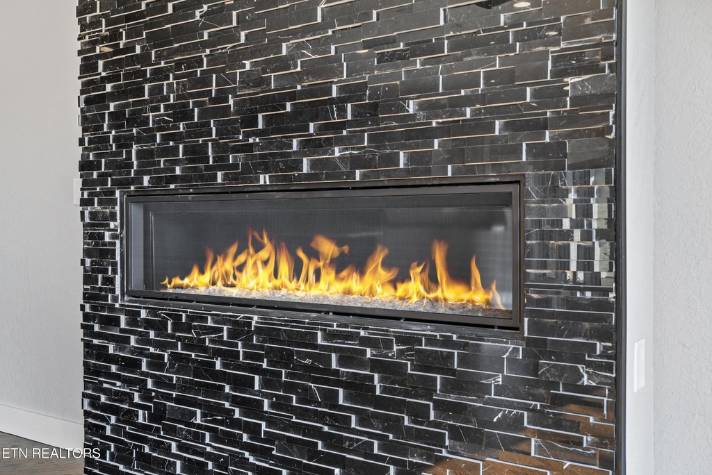 Friendsville, Tennessee, 37737, United States, 3 Bedrooms Bedrooms, ,5.5 BathroomsBathrooms,Residential,Forsale,1893721