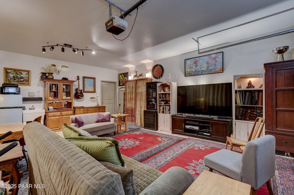 Prescott Valley, Arizona, 86314, United States, 3 Bedrooms Bedrooms, ,2 BathroomsBathrooms,Residential,Forsale,1994060