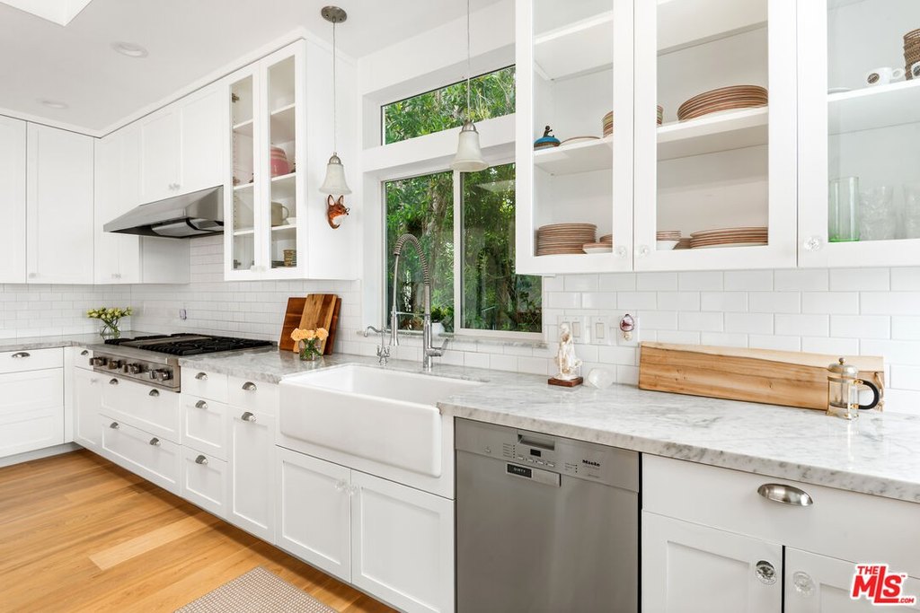 Malibu, California, 90265, United States, 4 Bedrooms Bedrooms, ,2.5 BathroomsBathrooms,Residential,Forsale,1922150