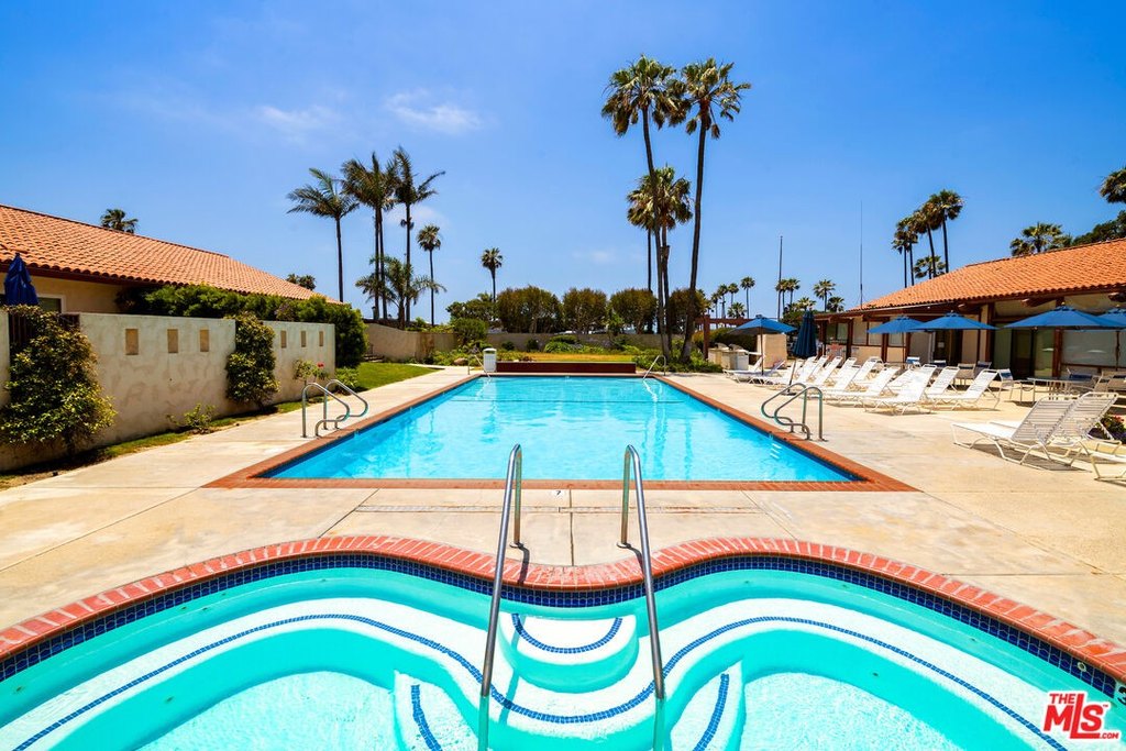 Malibu, California, 90265, United States, 4 Bedrooms Bedrooms, ,2.5 BathroomsBathrooms,Residential,Forsale,1922150