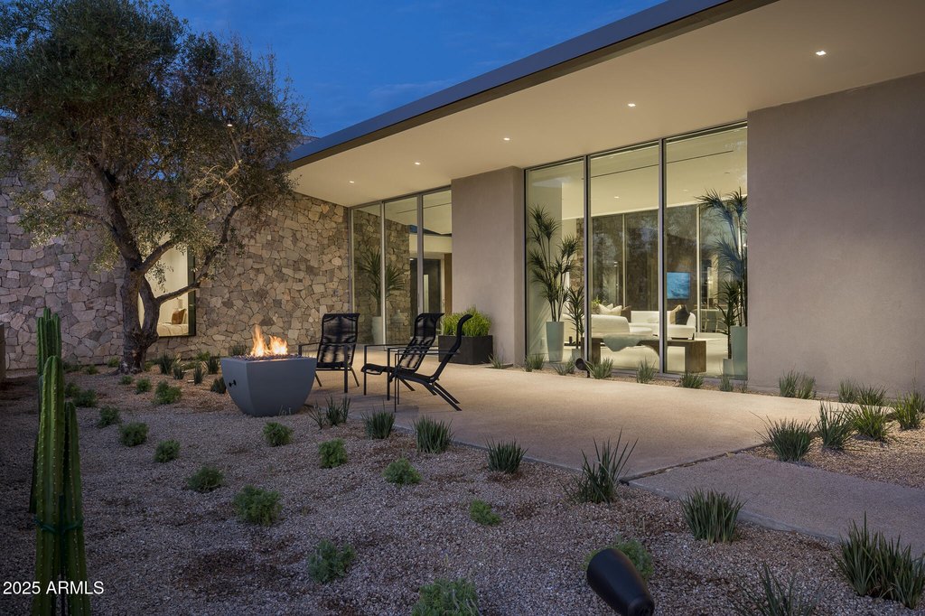 Paradise Valley, Arizona, 85253, United States, 5 Bedrooms Bedrooms, ,6 BathroomsBathrooms,Residential,Forsale,2000265