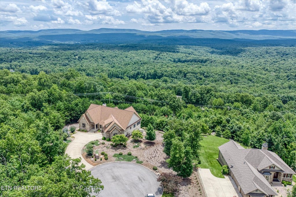 Crossville, Tennessee, 38558, United States, 4 Bedrooms Bedrooms, ,2.5 BathroomsBathrooms,Residential,Forsale,1929843