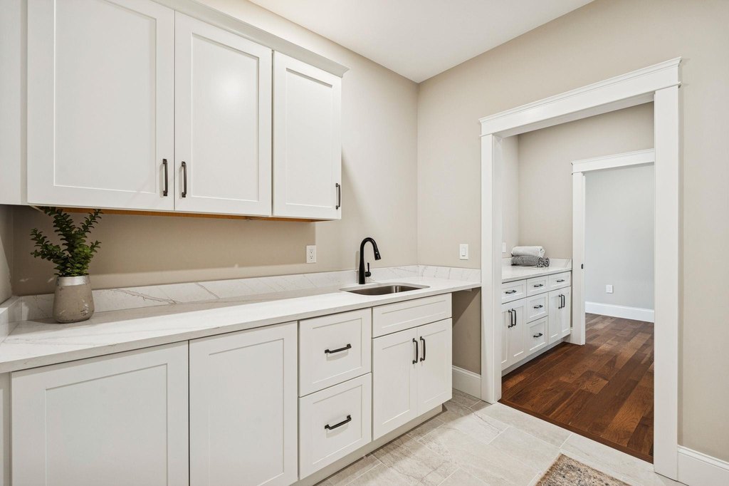 Newington, New Hampshire, 03801, United States, 4 Bedrooms Bedrooms, ,4.5 BathroomsBathrooms,Residential,Forsale,2002401