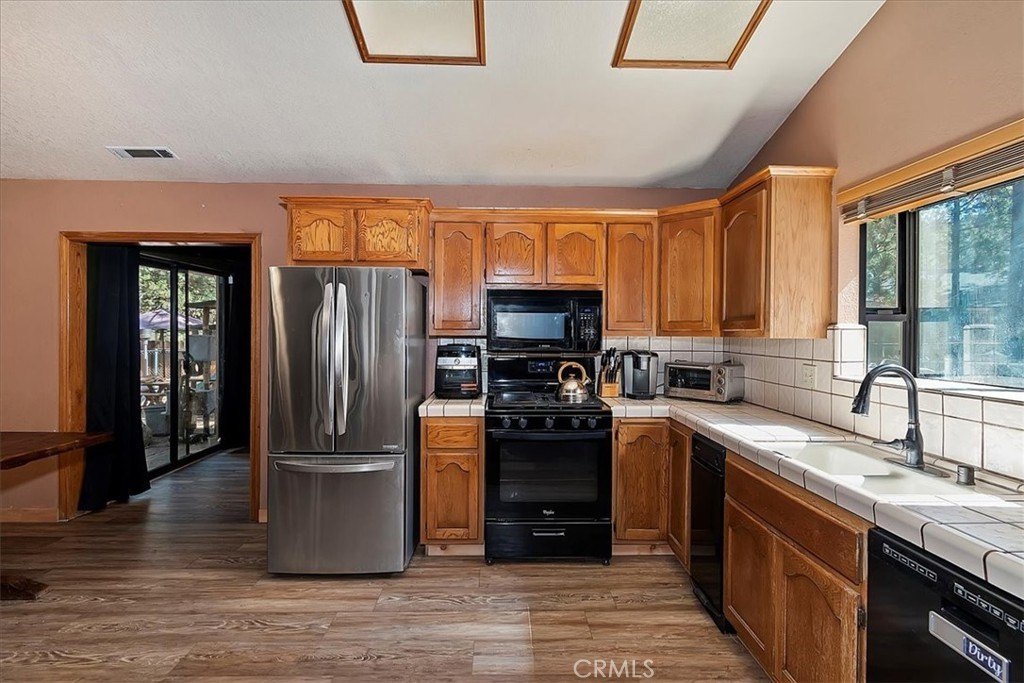 Big Bear, California, 92314, United States, 4 Bedrooms Bedrooms, ,2 BathroomsBathrooms,Residential,Forsale,1992749