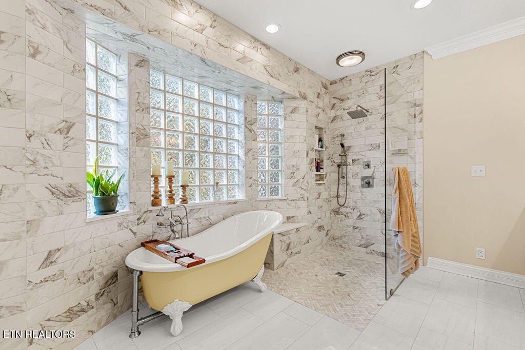 Loudon, Tennessee, 37774, United States, 4 Bedrooms Bedrooms, ,4.5 BathroomsBathrooms,Residential,Forsale,1973605