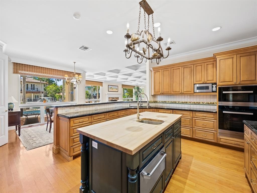 Fort Lauderdale, Florida, 33301, United States, 6 Bedrooms Bedrooms, ,5.5 BathroomsBathrooms,Residential,Forsale,1994075