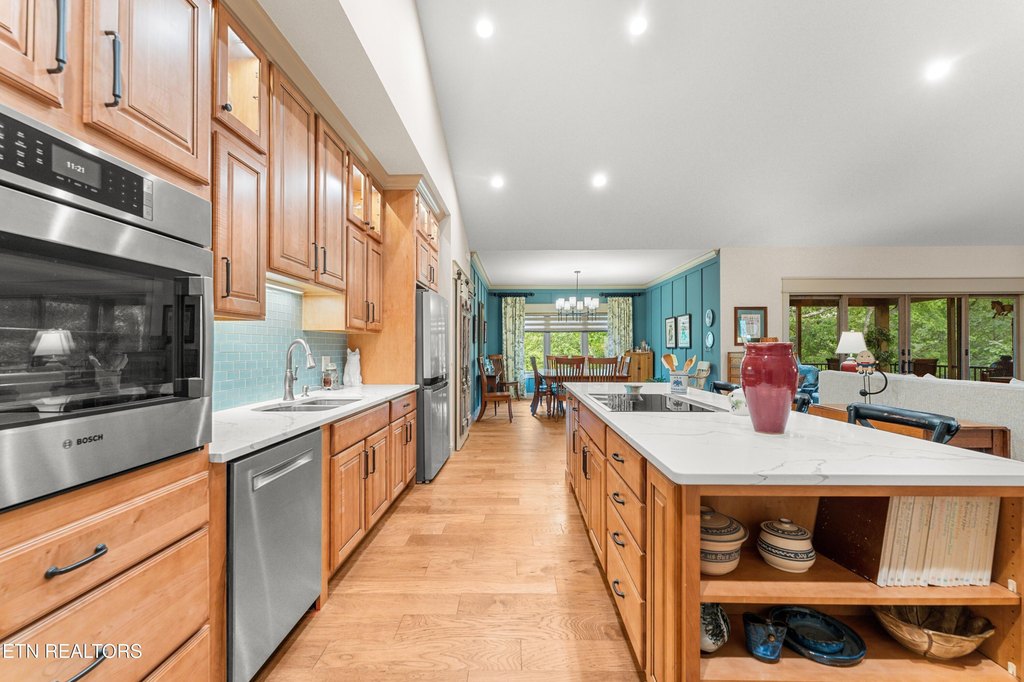 Crossville, Tennessee, 38558, United States, 4 Bedrooms Bedrooms, ,3 BathroomsBathrooms,Residential,Forsale,1952849