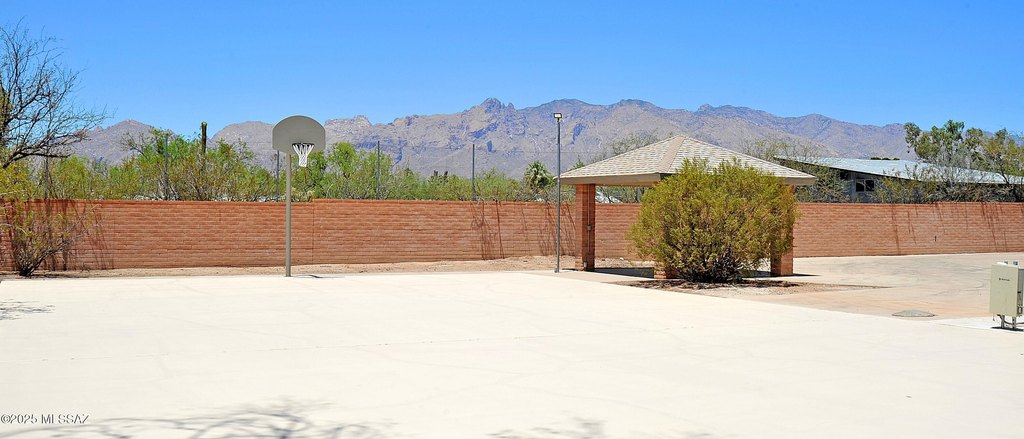 Tucson, Arizona, 85719, United States, 4 Bedrooms Bedrooms, ,5 BathroomsBathrooms,Residential,Forsale,1990105