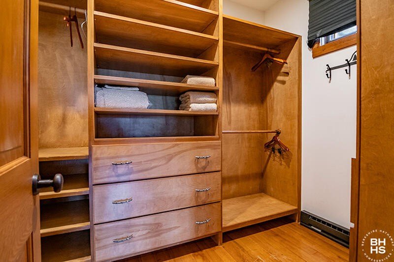 Lake Placid, New York, 12946, United States, 5 Bedrooms Bedrooms, ,5 BathroomsBathrooms,Residential,Forsale,1999416