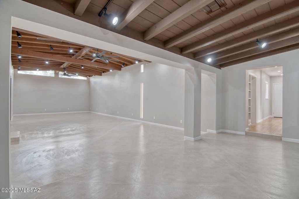 Tucson, Arizona, 85711, United States, 4 Bedrooms Bedrooms, ,2 BathroomsBathrooms,Residential,Forsale,1990103