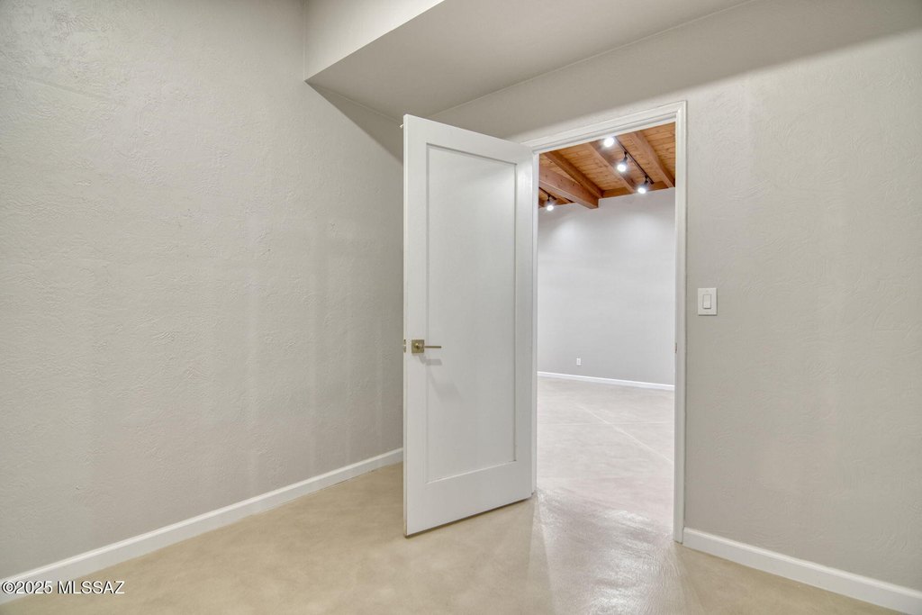 Tucson, Arizona, 85711, United States, 4 Bedrooms Bedrooms, ,2 BathroomsBathrooms,Residential,Forsale,1990103