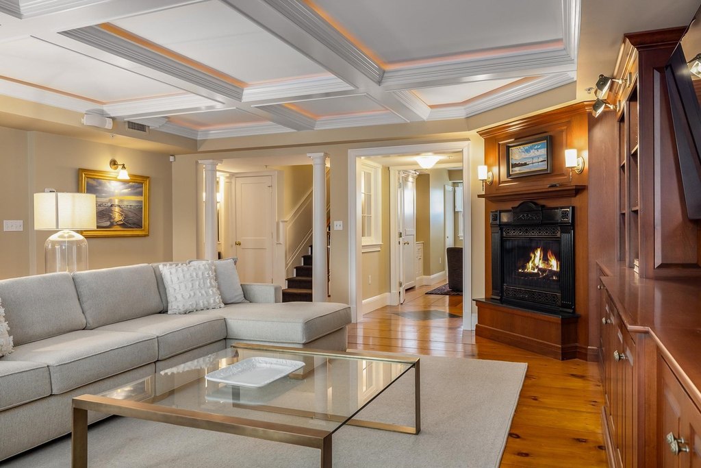 Portsmouth, New Hampshire, 03801, United States, 8 Bedrooms Bedrooms, ,8.5 BathroomsBathrooms,Residential,Forsale,2002395