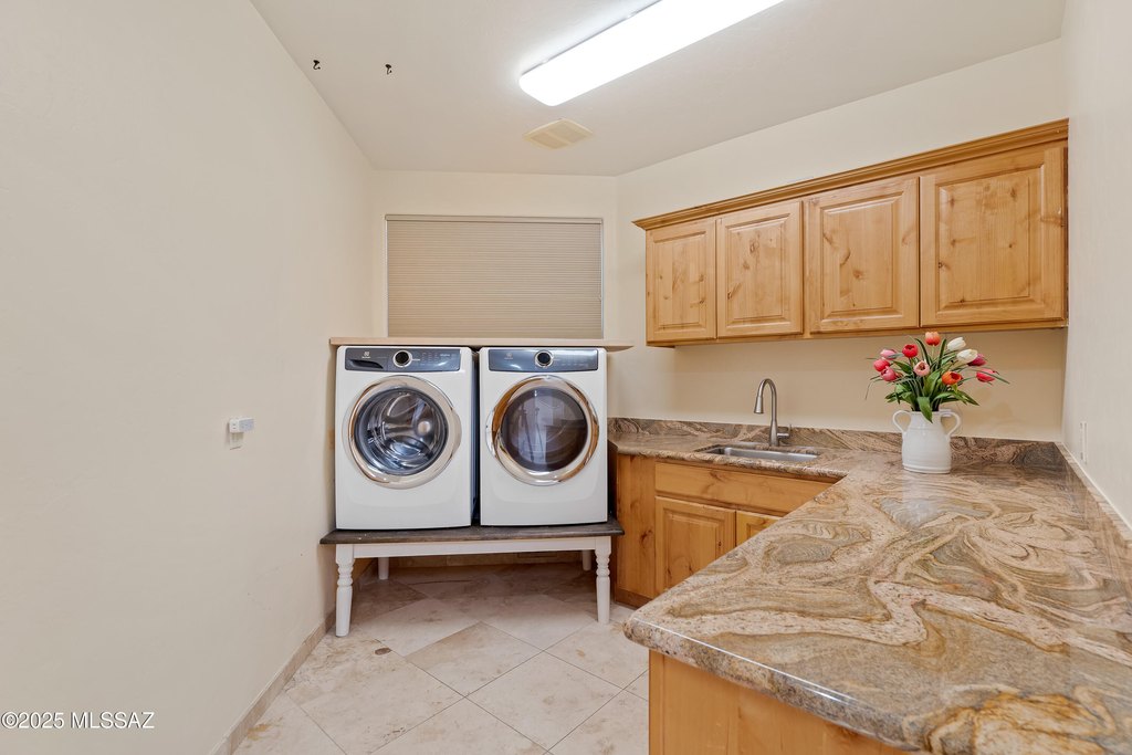 Tucson, Arizona, 85755, United States, 4 Bedrooms Bedrooms, ,5.5 BathroomsBathrooms,Residential,Forsale,1990104