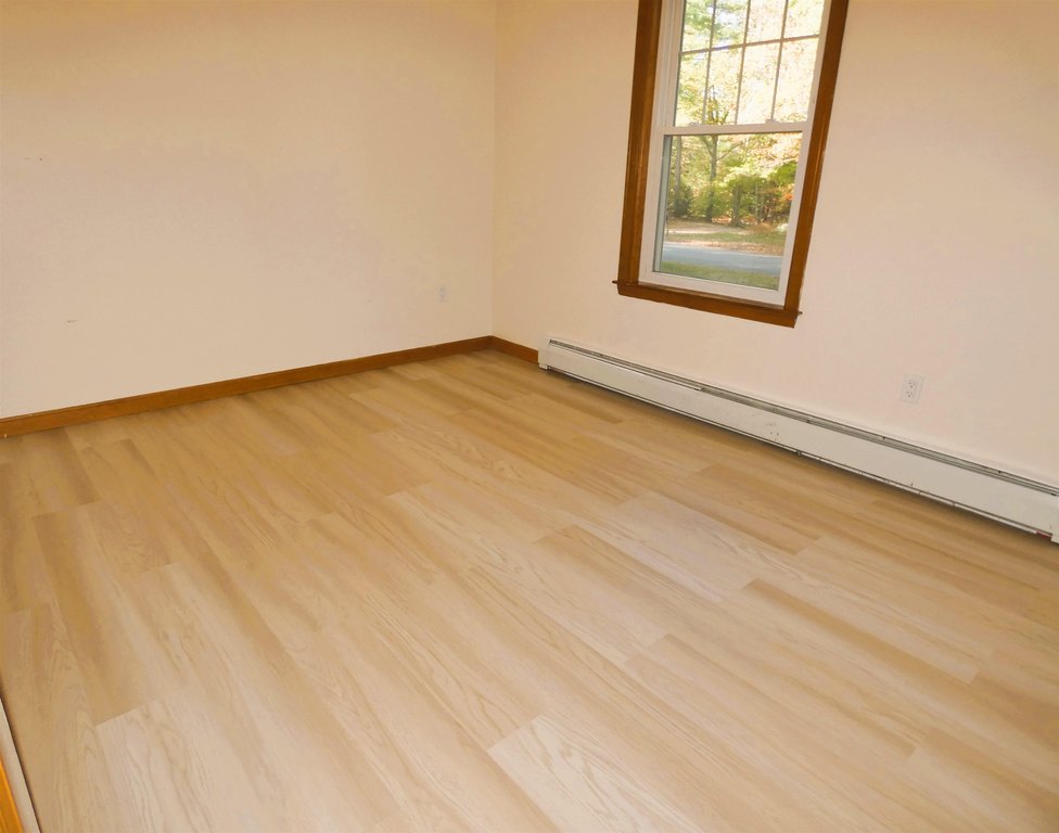 Laconia, New Hampshire, 03246, United States, 3 Bedrooms Bedrooms, ,2.5 BathroomsBathrooms,Residential,Forsale,1968469