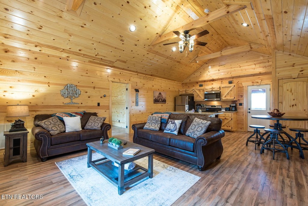 Gatlinburg, Tennessee, 37738, United States, 4 Bedrooms Bedrooms, ,4 BathroomsBathrooms,Residential,Forsale,1910238