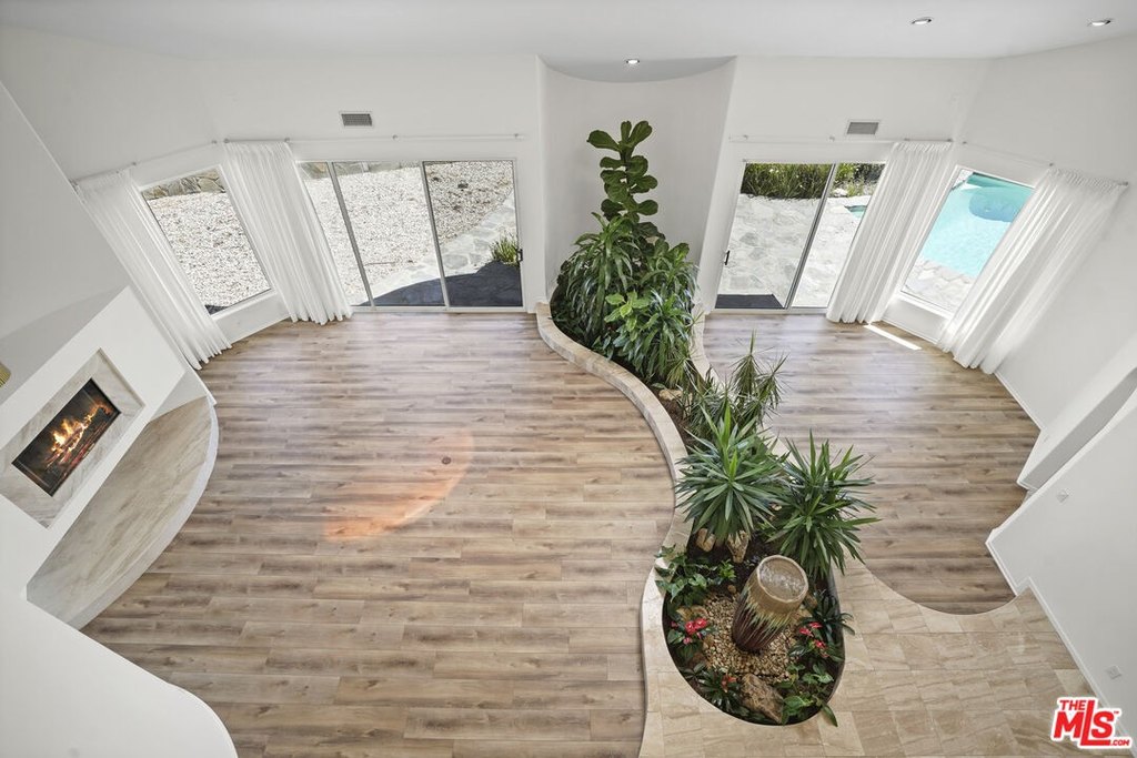 Malibu, California, 90265, United States, 4 Bedrooms Bedrooms, ,5 BathroomsBathrooms,Residential,Forsale,2001439