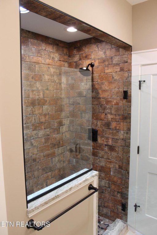 Madisonville, Tennessee, 37354, United States, 3 Bedrooms Bedrooms, ,3 BathroomsBathrooms,Residential,Forsale,1893807